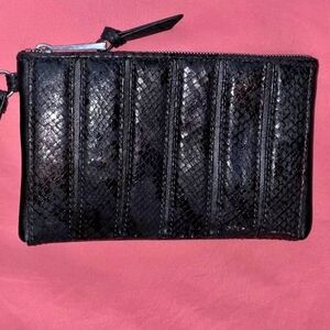 Simply Vera Vera Wang Black Faux Snakeskin Clutch/Wristlet- LIKE NEW!